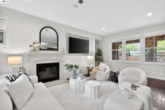 3683 Central Parkway, Dublin, CA 94568