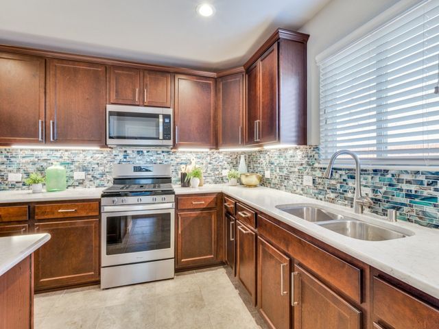 1884 Marsh Point Drive, Frisco, TX 75036