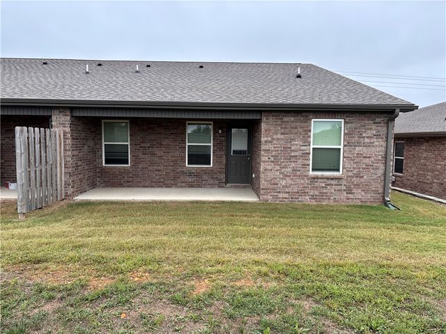 534 69th Avenue, Highfill, AR 72712