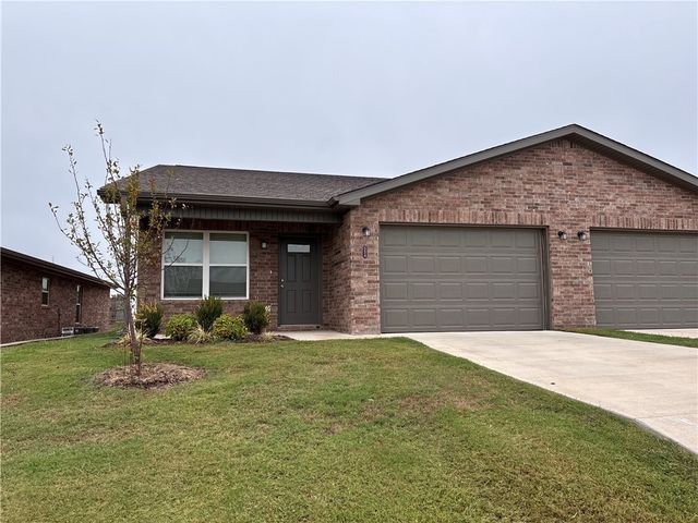 534 69th Avenue, Highfill, AR 72712