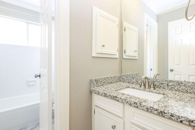 118 Mill Trail Drive, Sugar Land, TX 77498