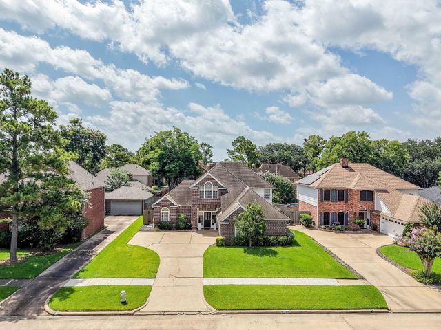118 Mill Trail Drive, Sugar Land, TX 77498