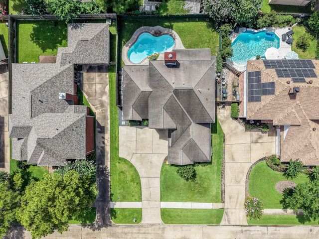 118 Mill Trail Drive, Sugar Land, TX 77498