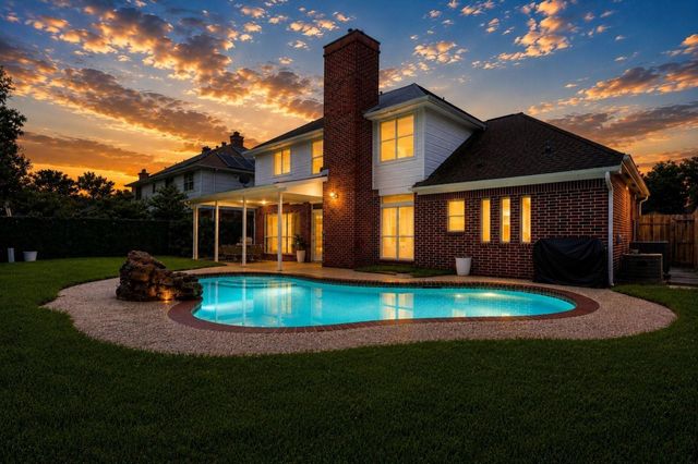 118 Mill Trail Drive, Sugar Land, TX 77498