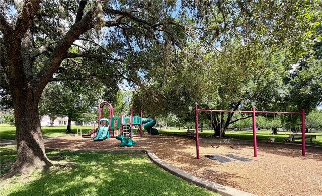 118 Mill Trail Drive, Sugar Land, TX 77498