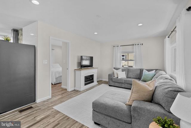 8062 TELEGRAPH RD, Severn, MD 21144