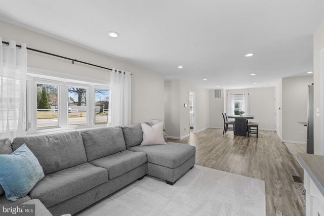 8062 TELEGRAPH RD, Severn, MD 21144