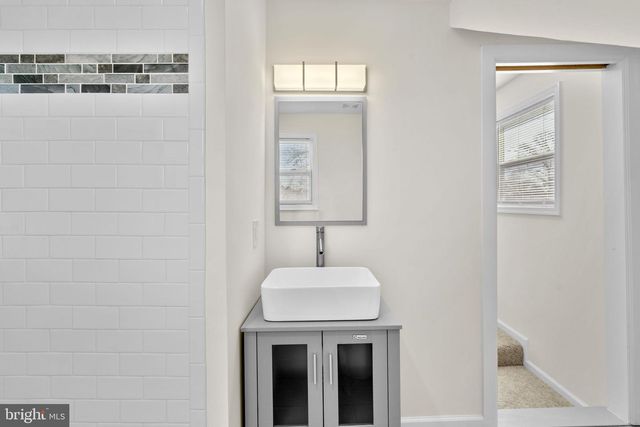 8062 TELEGRAPH RD, Severn, MD 21144