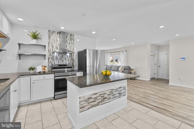 8062 TELEGRAPH RD, Severn, MD 21144