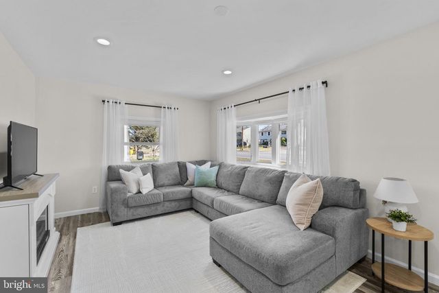 8062 TELEGRAPH RD, Severn, MD 21144