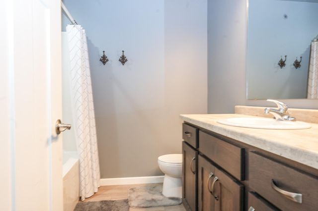 1801 42nd Street S, Moorhead, MN 56560