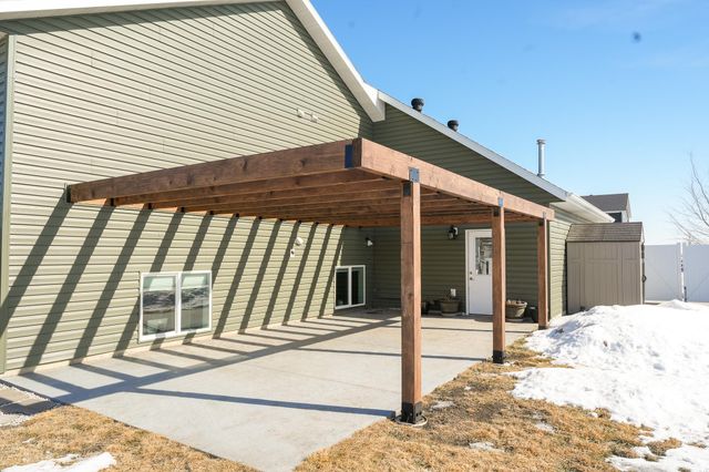 1801 42nd Street S, Moorhead, MN 56560