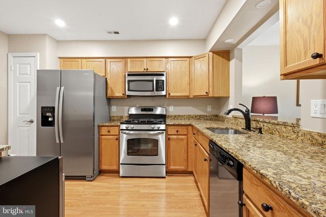 3206 SAXONY DR, Mount Laurel, NJ 08054