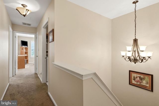 3206 SAXONY DR, Mount Laurel, NJ 08054