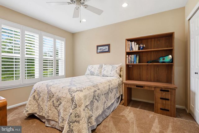 3206 SAXONY DR, Mount Laurel, NJ 08054