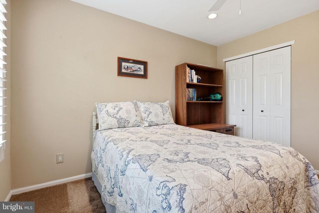 3206 SAXONY DR, Mount Laurel, NJ 08054
