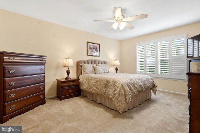 3206 SAXONY DR, Mount Laurel, NJ 08054