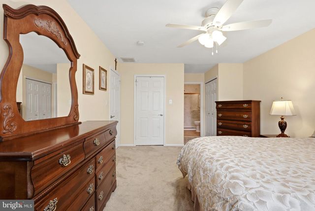 3206 SAXONY DR, Mount Laurel, NJ 08054