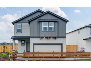 1166 Sparrow St, Woodburn, OR 97071