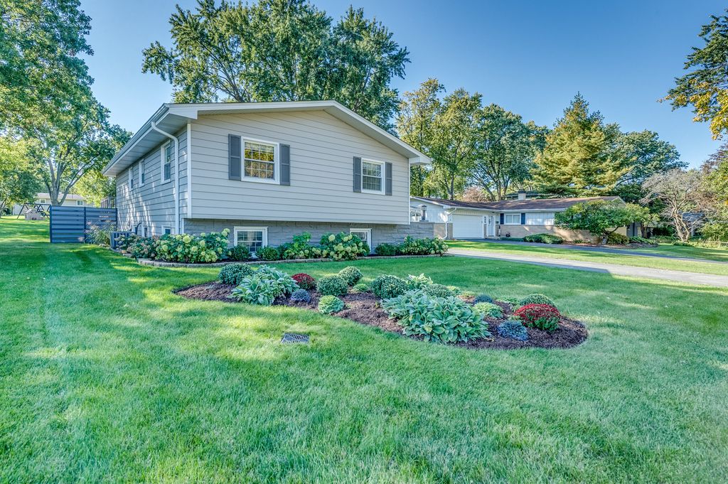 631 Smith Road, Lisle, IL 60532 — photo 3