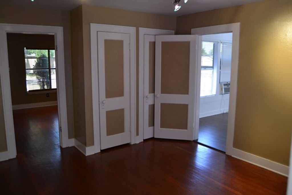 Image 5 of property listing at 1725 W Ave M, San Angelo, TX 76903