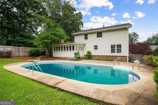 194 Pioneer Trail, Marietta, GA 30068