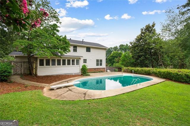 194 Pioneer Trail, Marietta, GA 30068