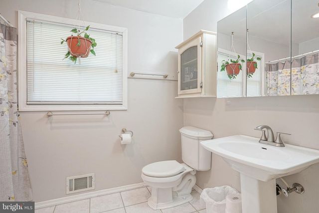 110 HADDON AVE, West Berlin, NJ 08091