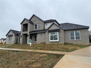 1108 Periwinkle Court, Grand Prairie, TX 75104