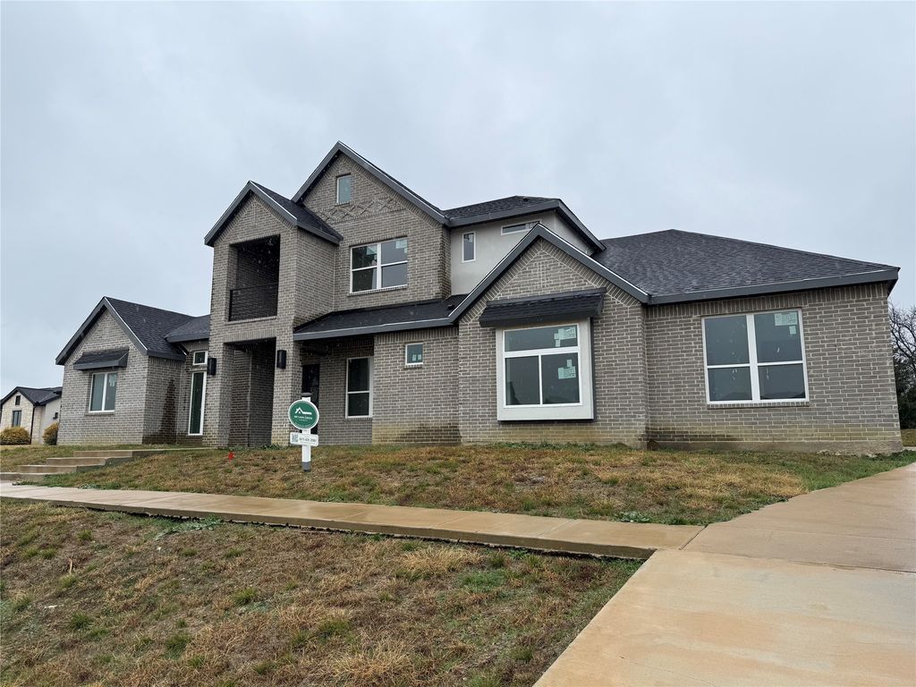 1108 Periwinkle Court, Grand Prairie, TX 75104