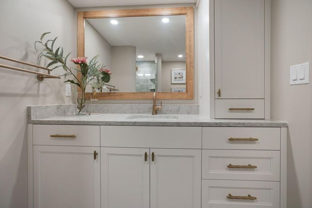 4075 W 51st Street 302, Edina, MN 55424