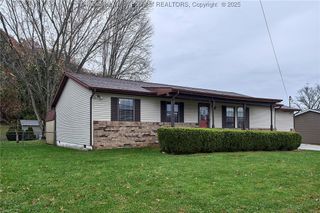 104 Rimrock Drive, Eleanor, WV 25070