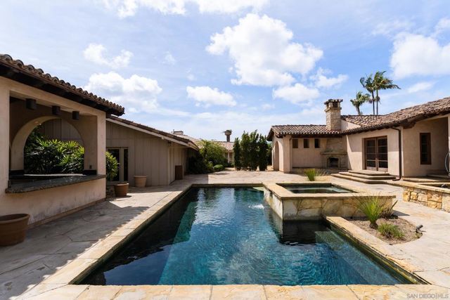 6858 Las Colinas, Rancho Santa Fe, CA 92067