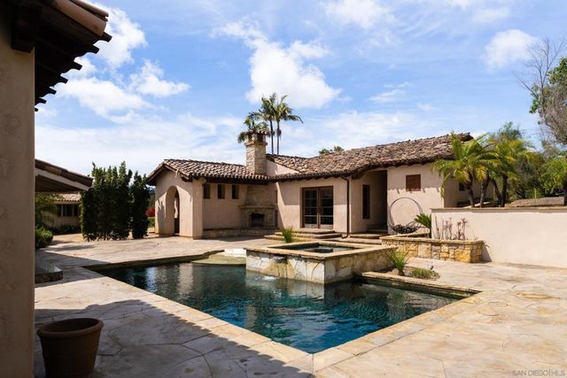 6858 Las Colinas, Rancho Santa Fe, CA 92067