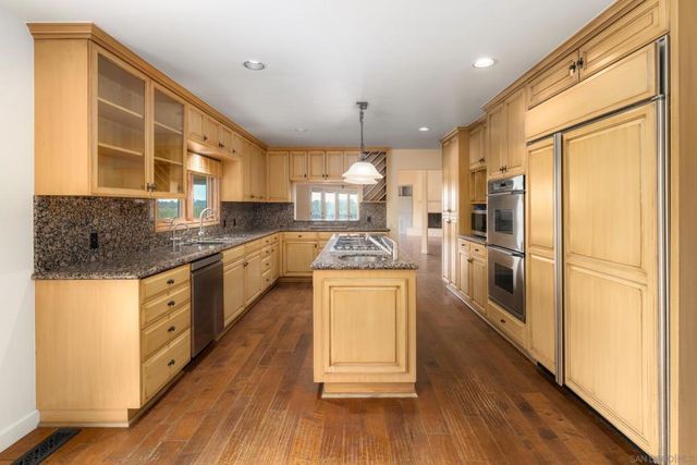 6858 Las Colinas, Rancho Santa Fe, CA 92067