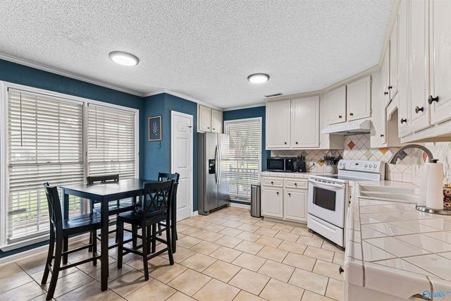 116 Hollington Drive, Huntsville, AL 35811