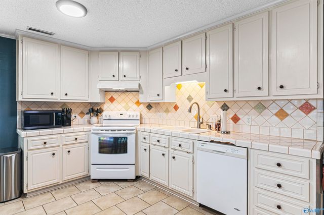 116 Hollington Drive, Huntsville, AL 35811