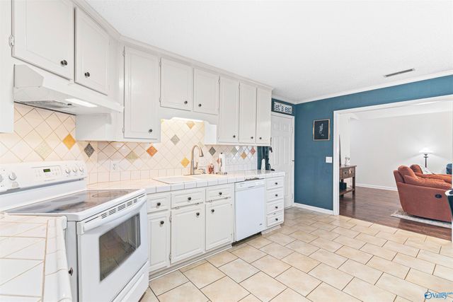 116 Hollington Drive, Huntsville, AL 35811
