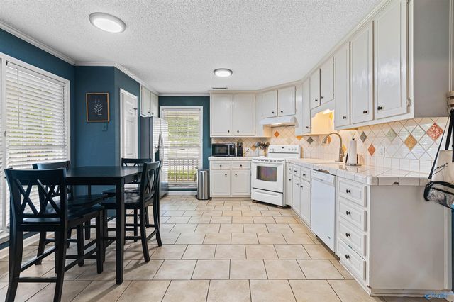116 Hollington Drive, Huntsville, AL 35811