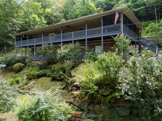 204 Hiawassee River Road, Murphy, NC 28906