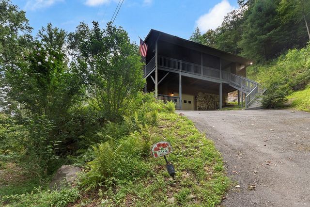 204 Hiawassee River Road, Murphy, NC 28906