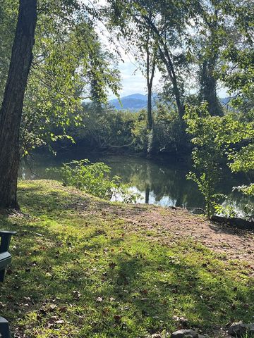 204 Hiawassee River Road, Murphy, NC 28906