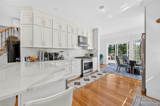 8 N Highview Avenue, Nanuet, NY 10954