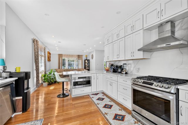8 N Highview Avenue, Nanuet, NY 10954
