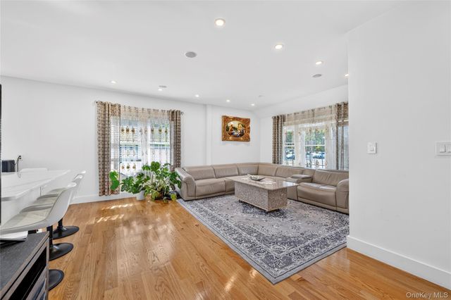 8 N Highview Avenue, Nanuet, NY 10954