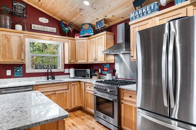 84 Lazy Creek Lane, Murphy, NC 28906