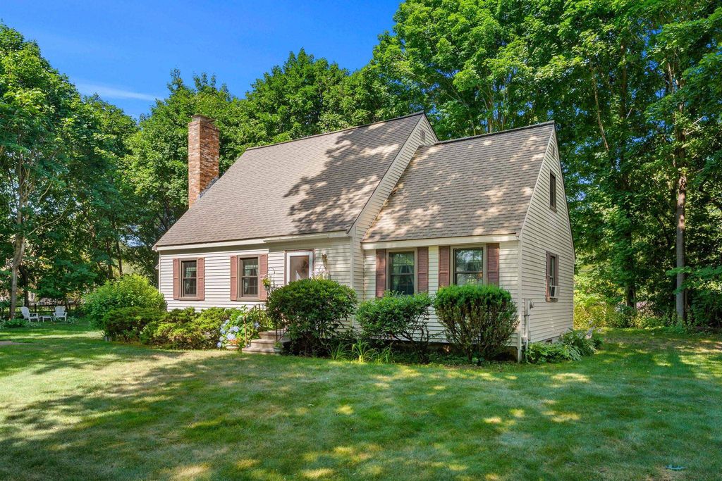 Image 2 of property listing at 2 Noel Street, Hampton, NH 03842
