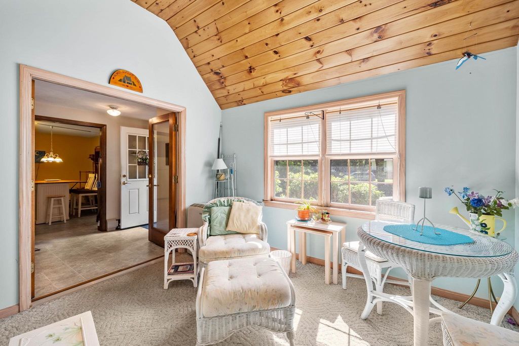 Image 16 of property listing at 2 Noel Street, Hampton, NH 03842