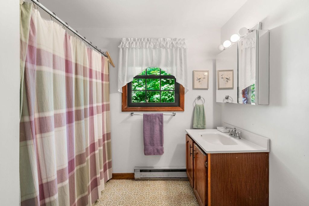 Image 24 of property listing at 2 Noel Street, Hampton, NH 03842
