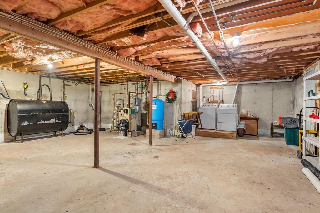 Image 26 of property listing at 2 Noel Street, Hampton, NH 03842